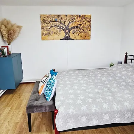 בית הארחה Oscar *